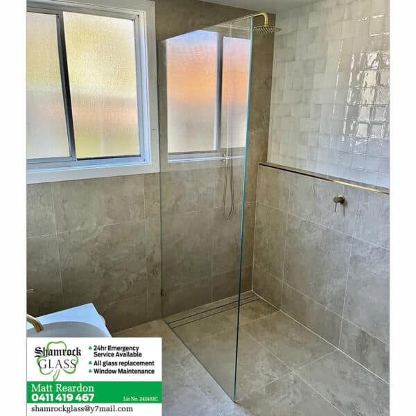 Modern Single/Return Shower Panel (No Bracket Holes)