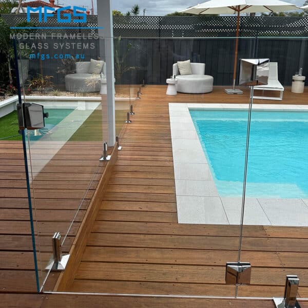Polaris 90° Glass to Glass Outswing Pool Gate Latch (PL90-OUT)