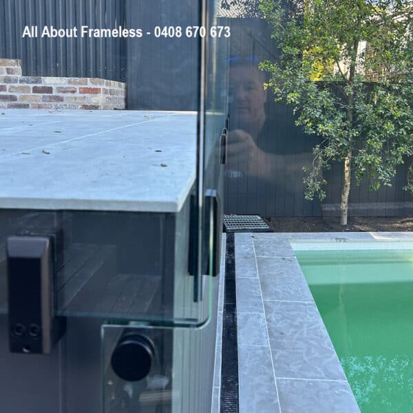 Modern Frameless Glass Side Fixed Friction Fit Spigot (TSF-140)